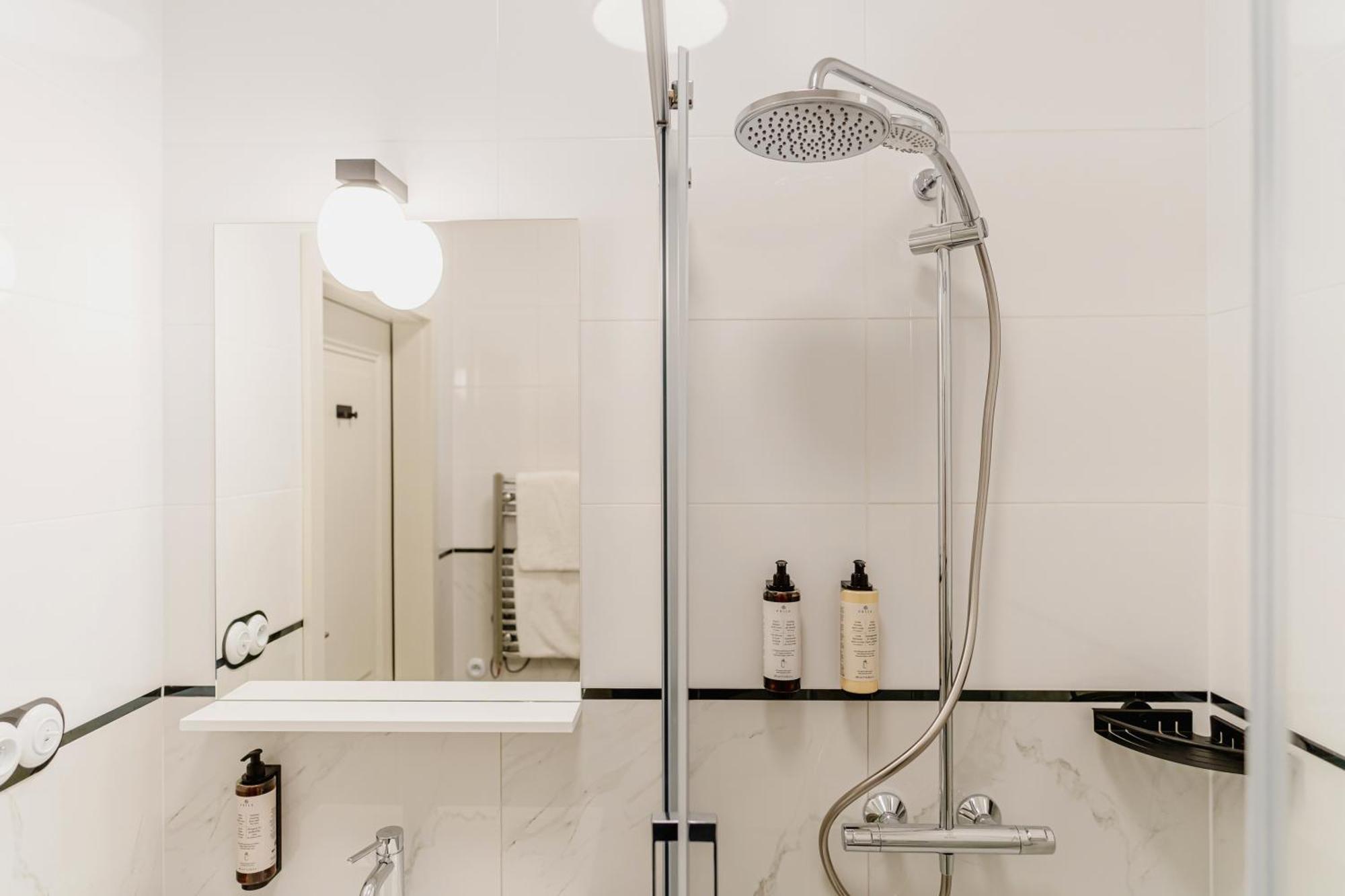 N33 Premium Apartments Old Town Krakow - Destigo Hotels Ruang foto