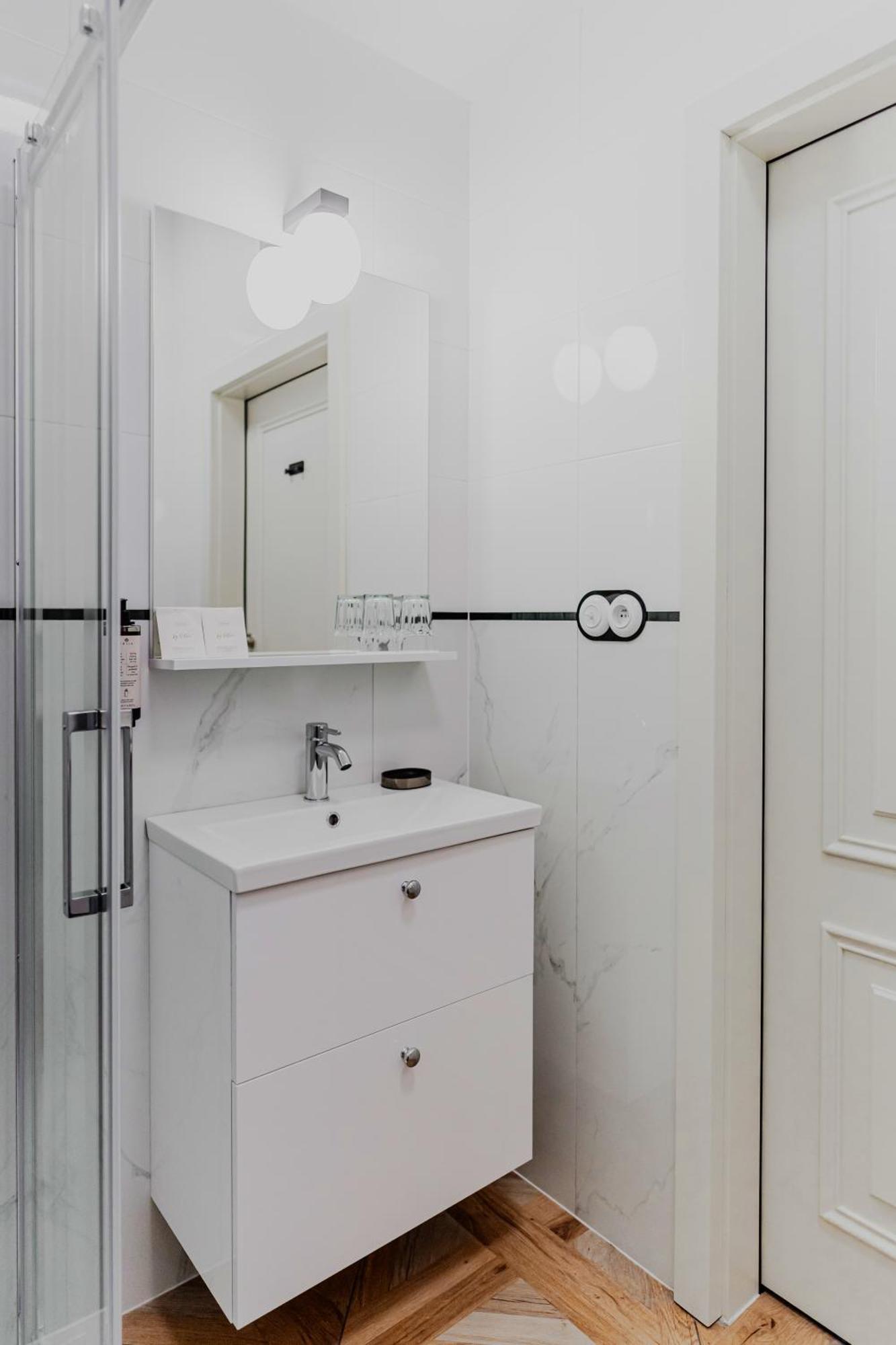 N33 Premium Apartments Old Town Krakow - Destigo Hotels Ruang foto